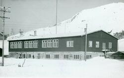 Realskolen i Kirkenes etter krigen 1946-1956. Brakka hadde f