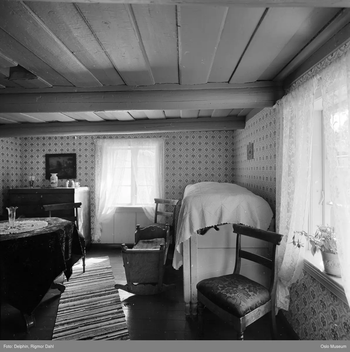 Norsk Folkemuseum, bolighus fra Enerhaugen, arbeiderbolig, interiør, stue, seng, vugge