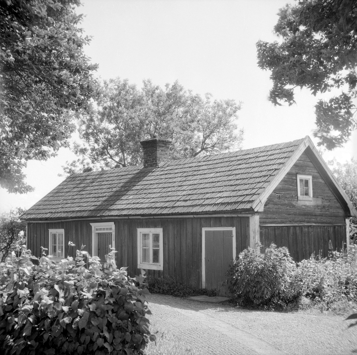 Äldre stuga till Fållinge Rusthåll i Allhelgona socken.