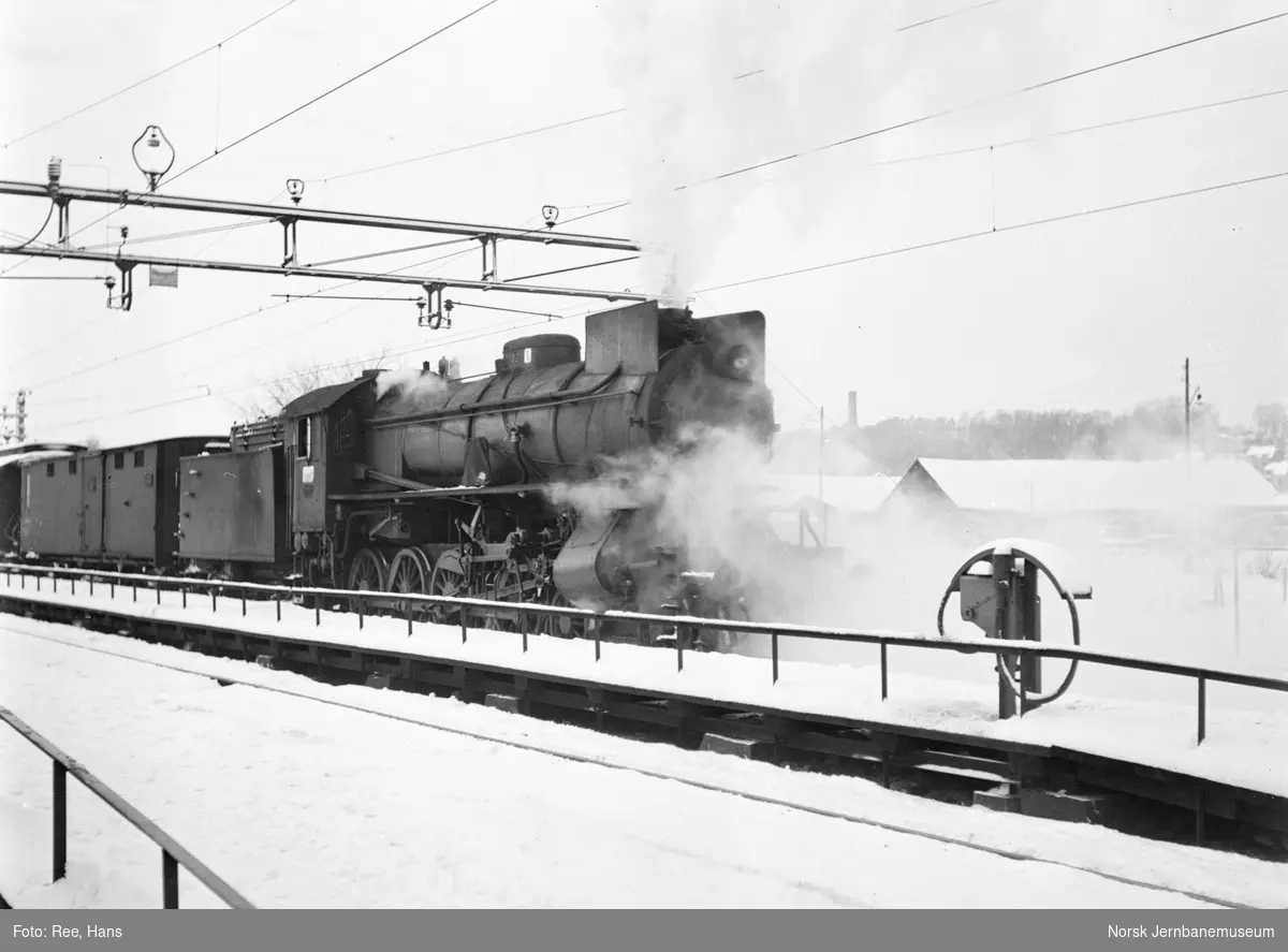 Damplokomotiv type 31a på Halden stasjon