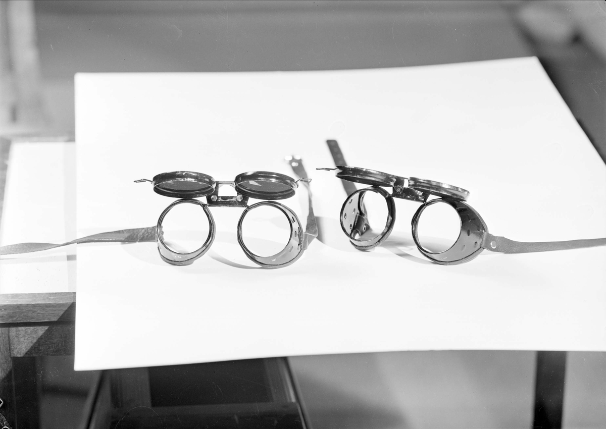 Glasögon tillverkade på Uppsala Optiska Industri 1943