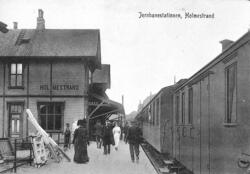Holmestrand stasjon, tog, jernbanestasjon, perrong, sveitser