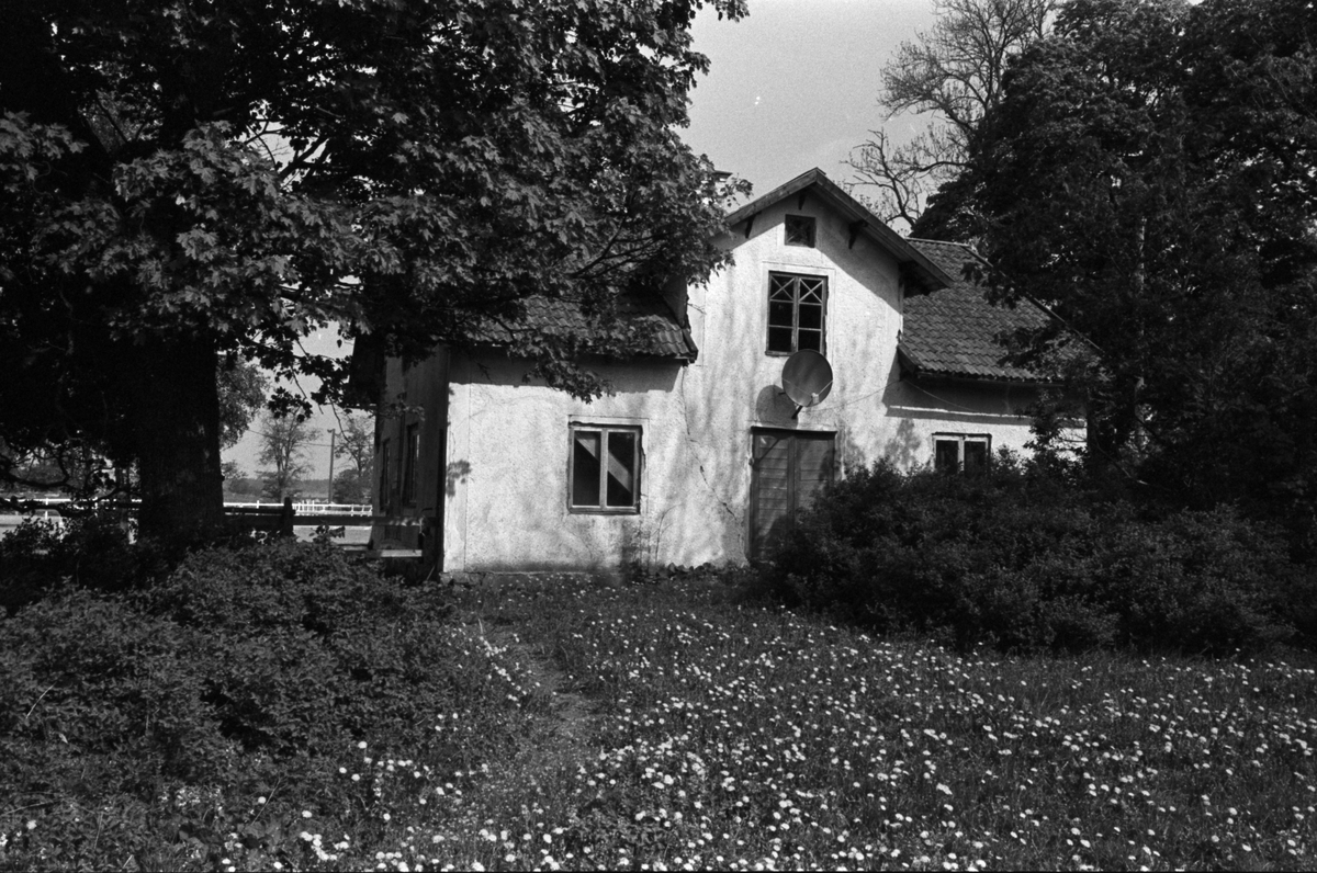Norra flygelbyggnaden, Valla 3:1, Vårfrukyrka socken, Uppland 1990