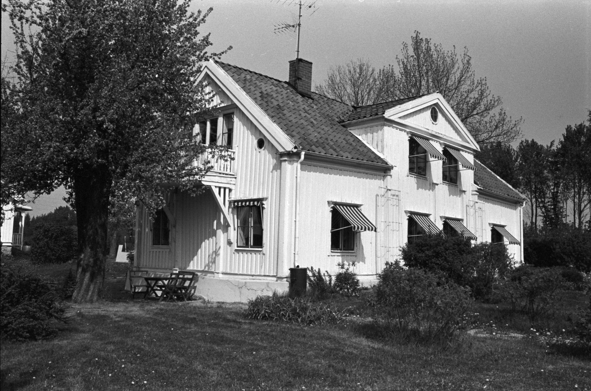 Mangårdsbyggnad, Testeby 1:4, Vårfrukyrka socken, Uppland 1990