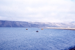 3 båter på sjøen nedenfor hytta. Bilde fra Bjørnar Nilsen, s