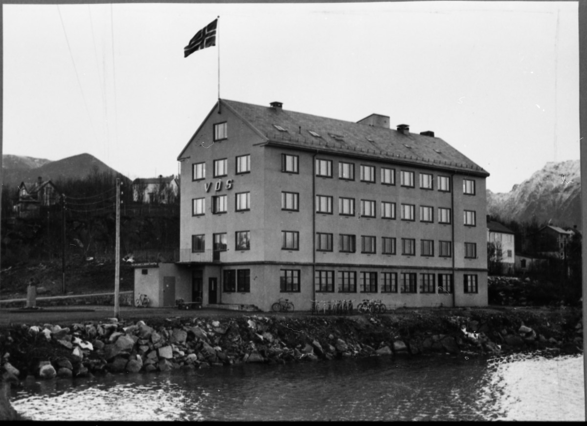 Administrasjonsbygningen til Vesteraalens Dampskibsselskab på Stokmarknes