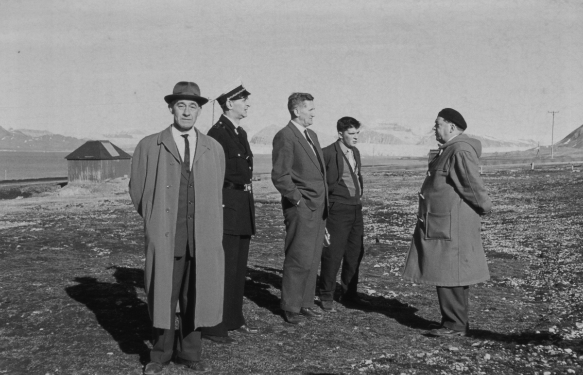 Bautaavduking i Ny-Ålesund juli 1963. Bautaavduking i Ny-Ålesund juli 1963.