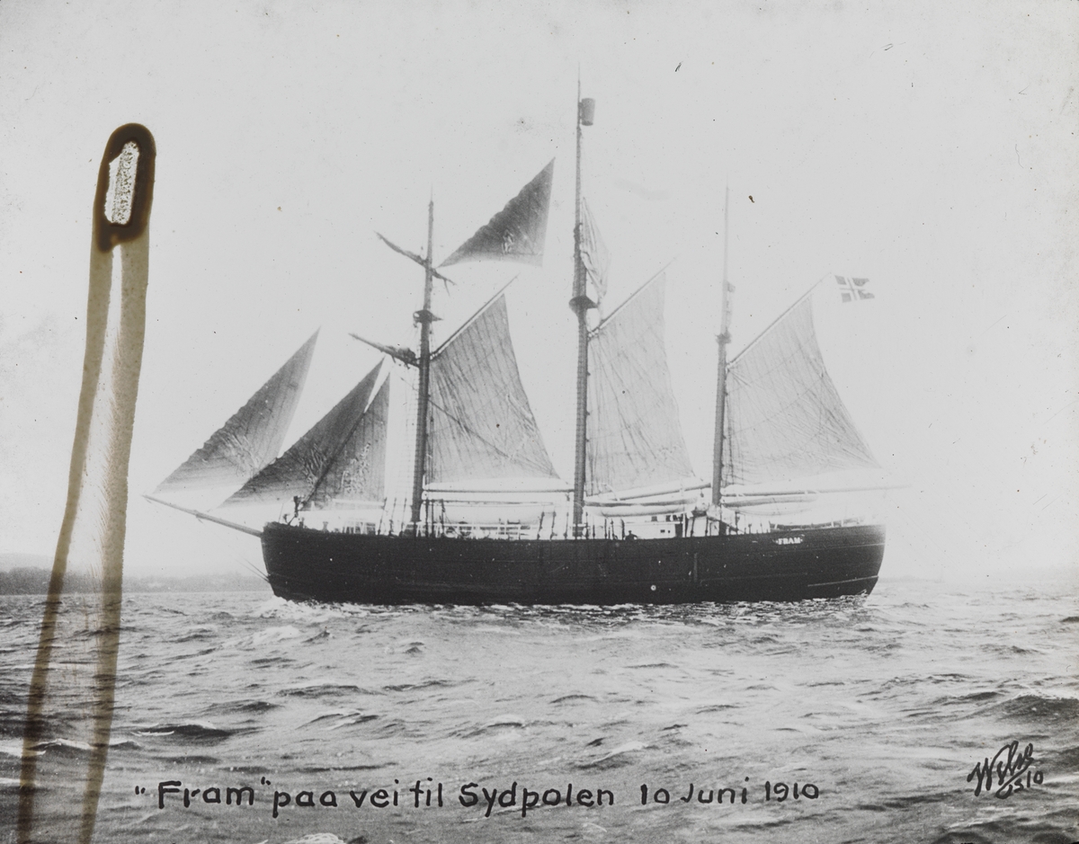 Dias. Polarskuta "Fram" på vei mot Sydpolen i 1910. 