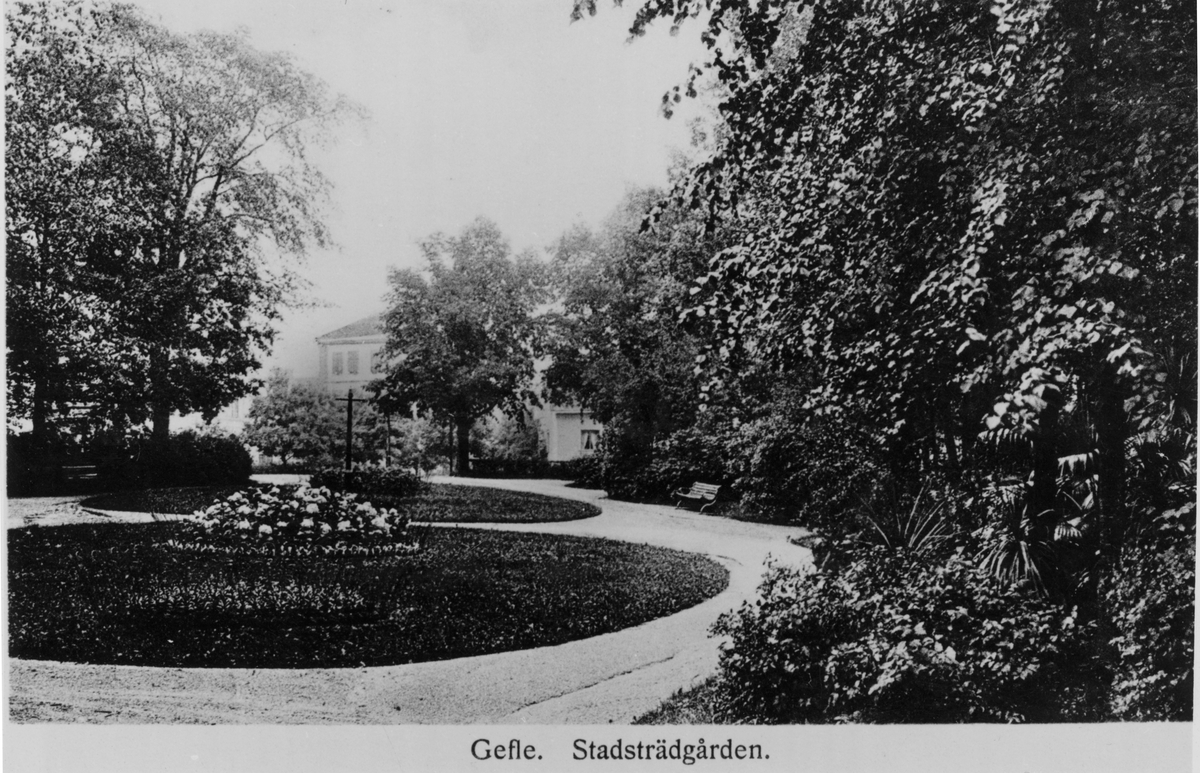 Gävle stad – Väster, vyer från Stadsträdgården.

