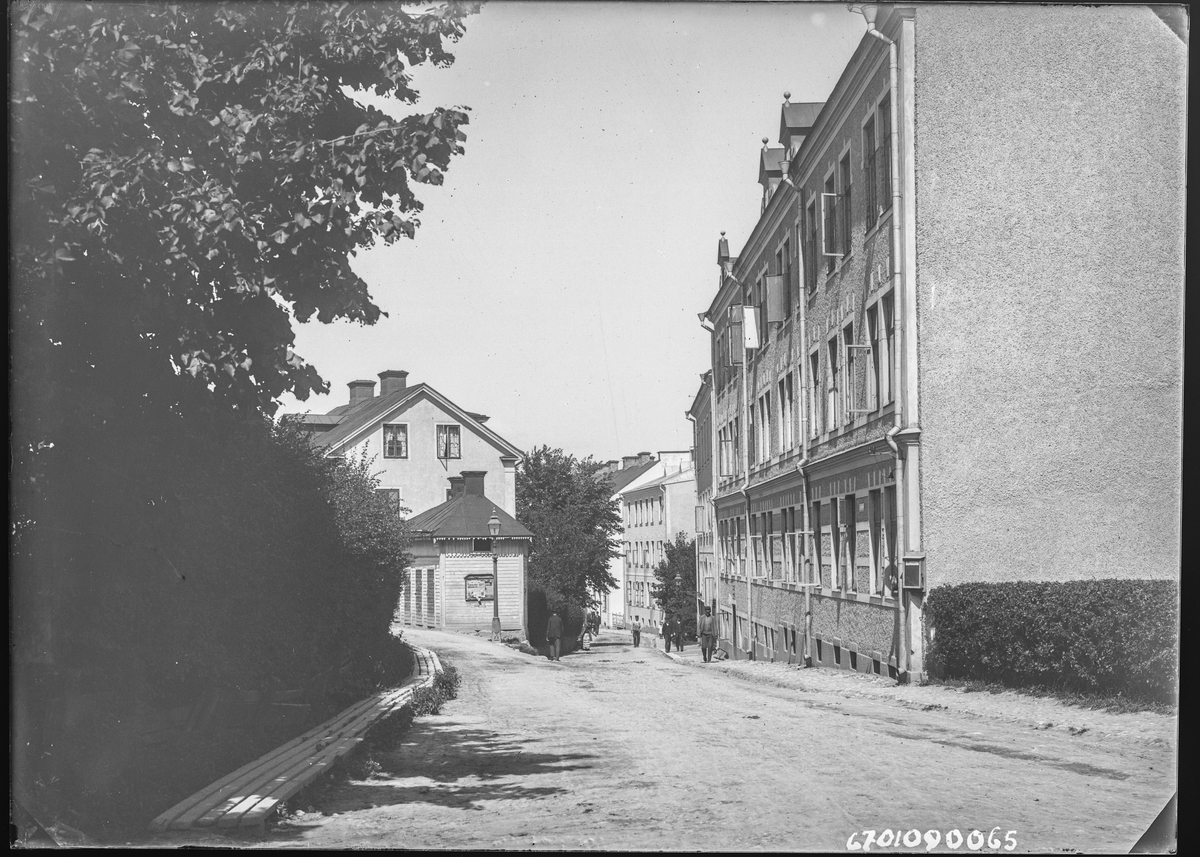 Djurgårdsgatan i Linköping.

Bilder från gatuhörn i staden Linköping åren 1909 till 1913. Bilderna är tagna i centrala Linköping i ett projekt att dokumentera Linköping för Linköpings stad.