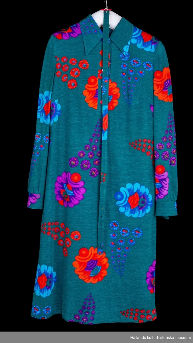 Klänning i skjortblusmodell av syntetjersey