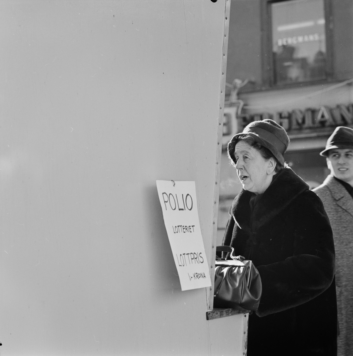 Folkliv - lottförsäljning, Uppsala 1962