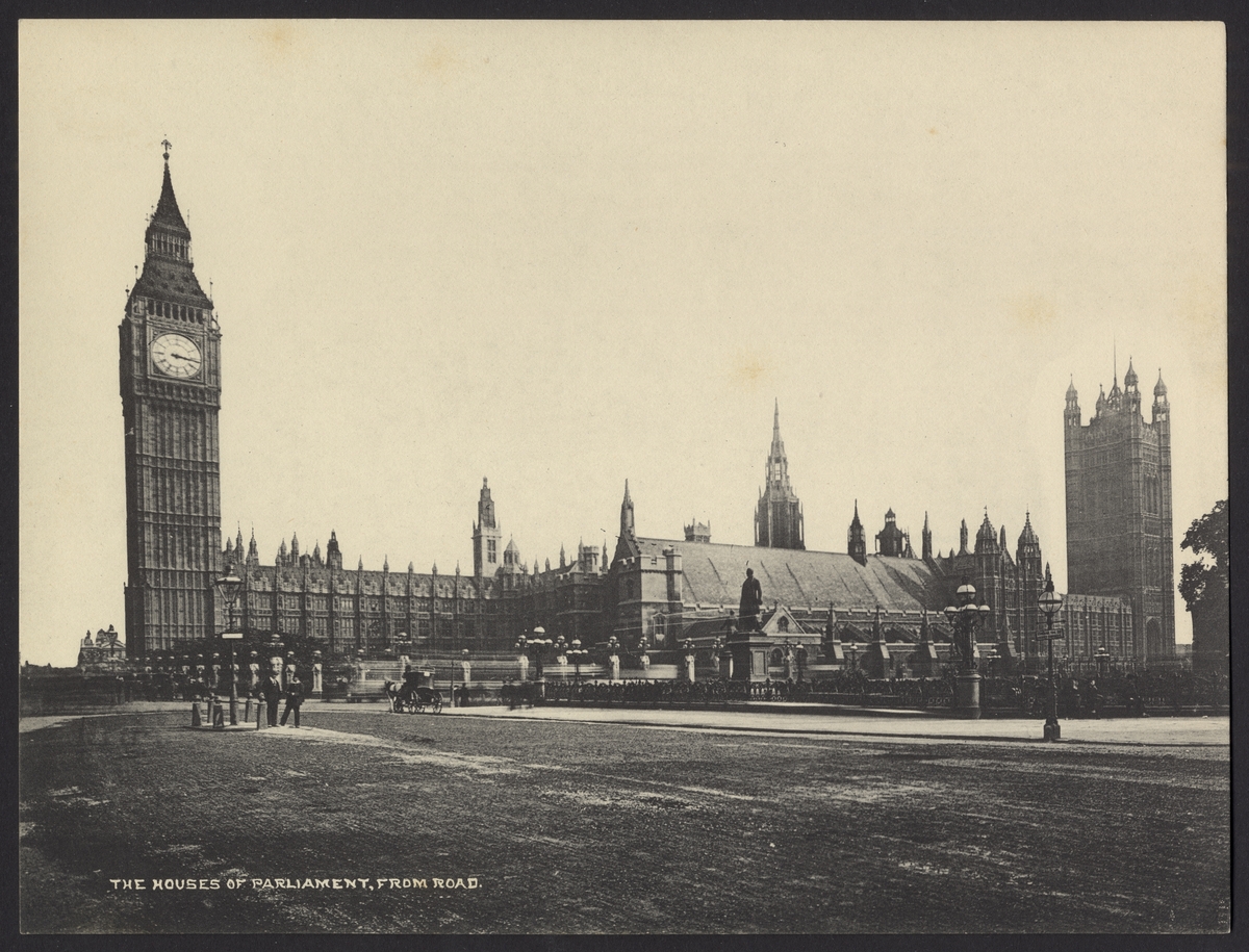 Bilden visar i Westminsterpalatset i London från gatan.