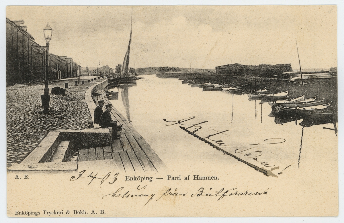 Vykort med motiv av hamnen, Enköping, fotograferat före 1903.