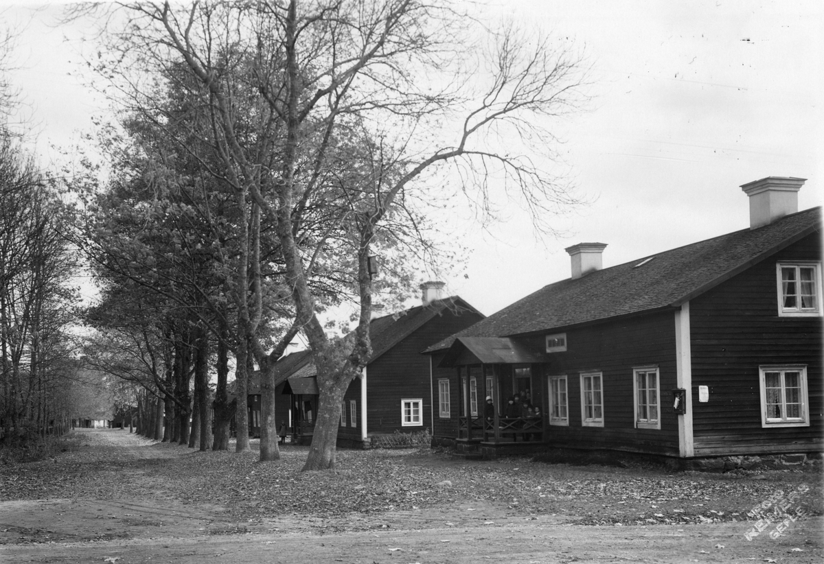 Bruksgata vid Axmars järnbruk i Gästrikland.