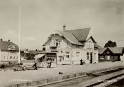 Postkort, Kirkenær stasjon, jernbanestasjon, stasjonsbygning