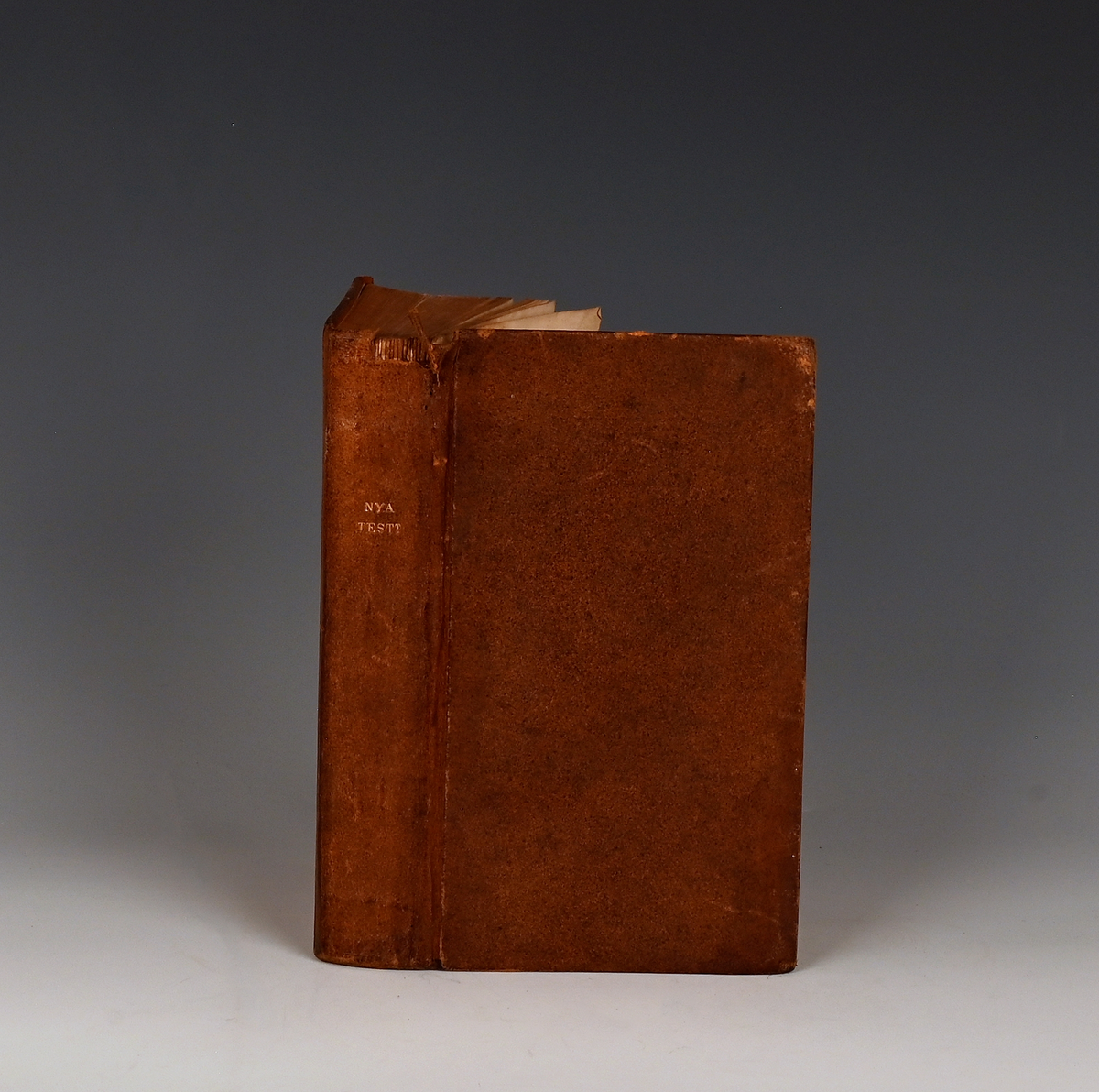 Prot: "Nya Testamentet". Stockh. 1861. 593 s. 8 F. Heilt skinnbd.