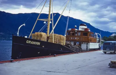 Med lokalrutebåten M/S Granvin til Odda i 1970