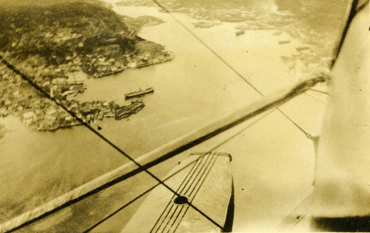 Flyfoto av Arendal, tatt fra N.3 våren 1922.