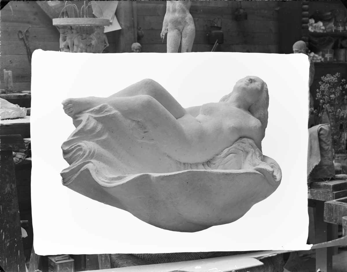 Skulpturen "Venus i snäcka" av skulptören Nils Sjögren