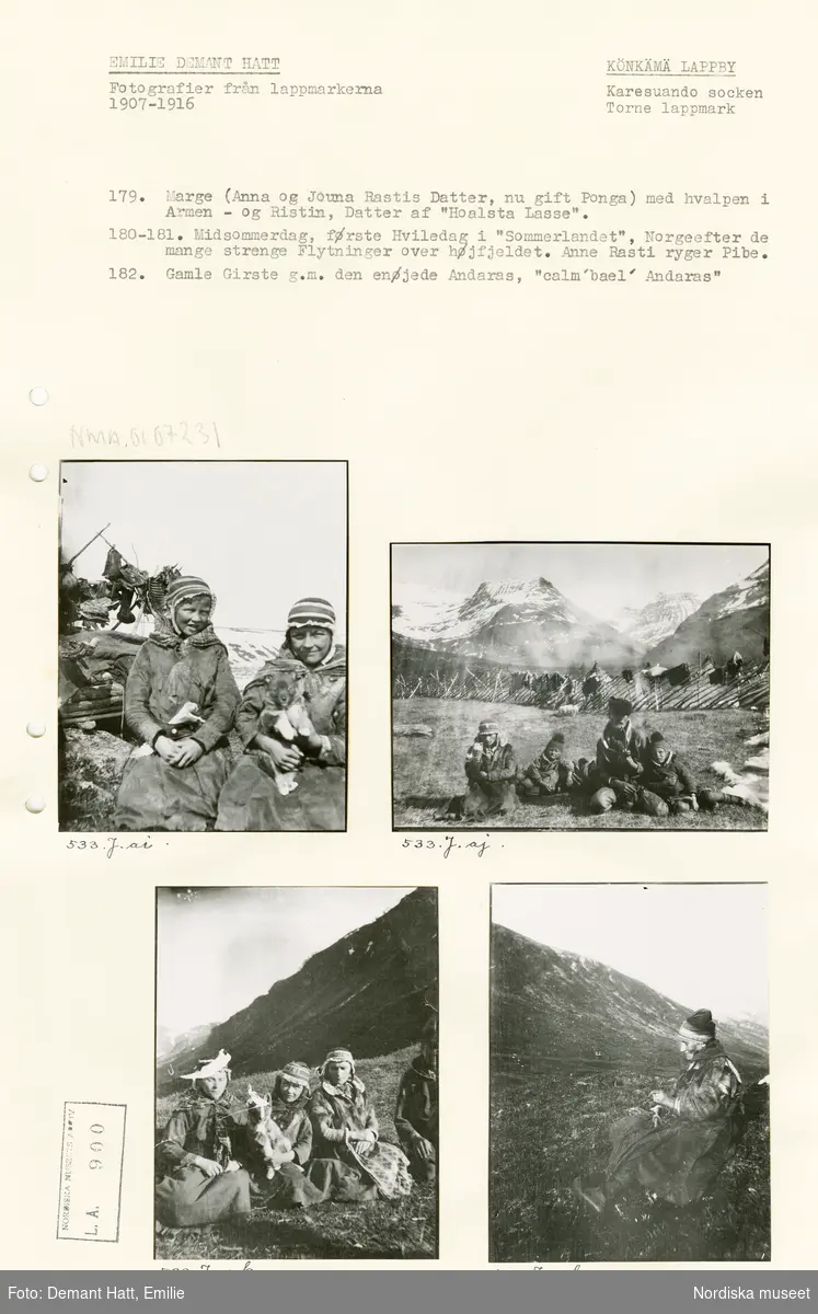 Arkivark med monterade fotografier tagna av Emilie Demant Hatt. Bilderna ingår i en serie fotografier tagna i Lappland, Sapmi mellan åren 1907 och 1916.