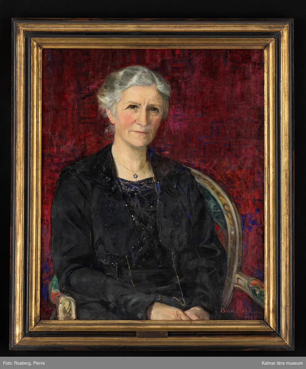 Porträtt föreställande Augusta Westerberg (1865-1959) som var verksam som rektor på Rostads folkskoleseminarium i Kalmar 1917-1925.