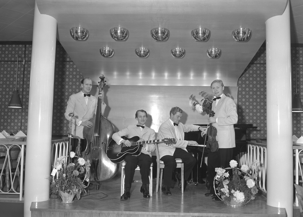 Danois ensemble på dansrestaurangen Lorry i Linköping. Året är 1946.