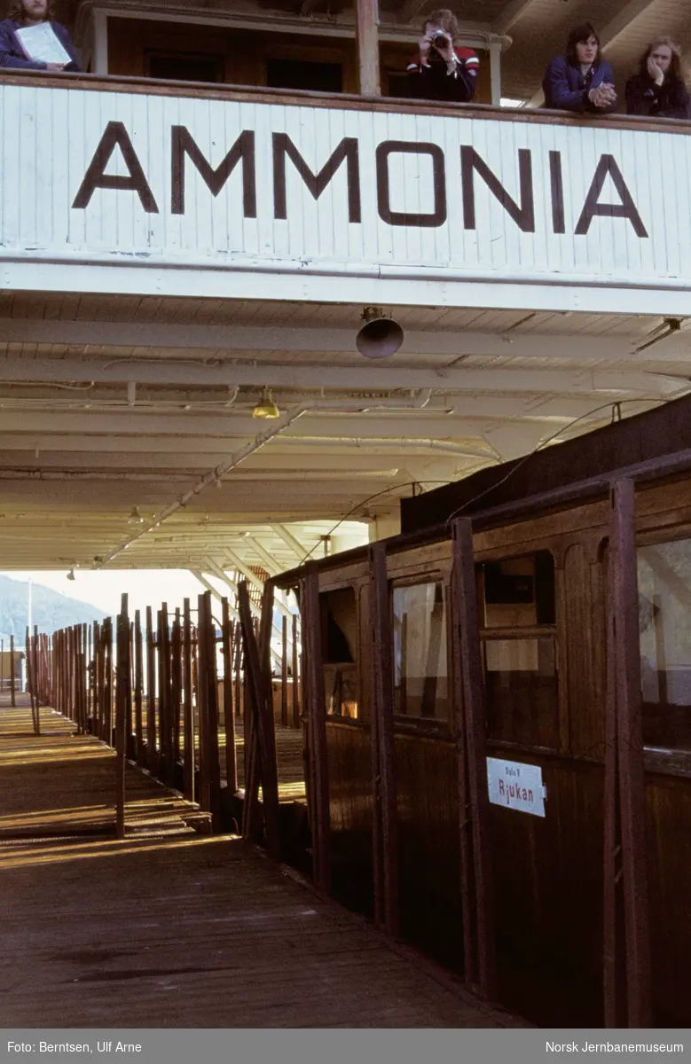 Ombord på DF Ammonia på Tinnsjøen