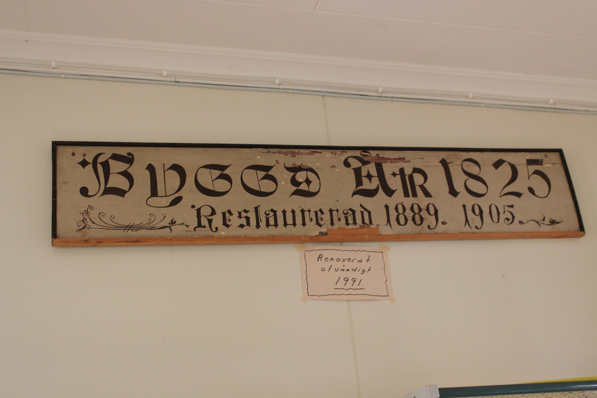 Skogs sockenstuga. skylt. - Länsmuseet Gävleborg / DigitaltMuseum