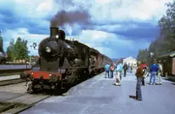 Damplokomotiv 24b nr. 236 med veterantog på Elverum stasjon
