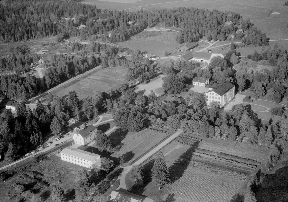 Flygfoto över Skogshögskolan i Garpenberg. - Dalarnas museum ...