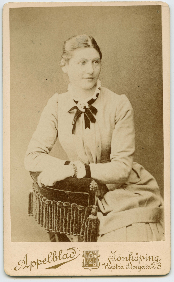Porträtt på Hilma Elisabet Lundgren född 24 april år 1866.