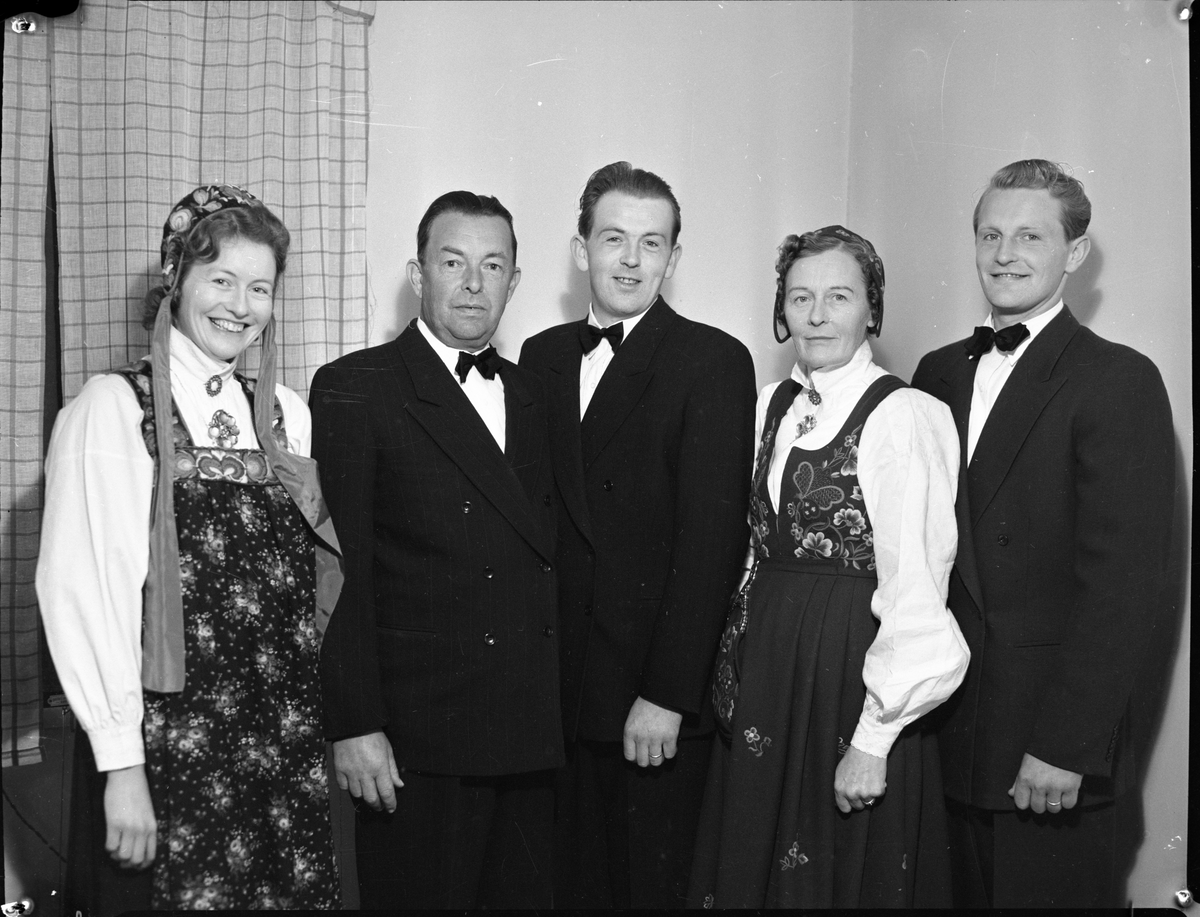 Familen Olsen.
Fra v: Anne Grethe, Harald, Hans, Ingeborg, Jan
