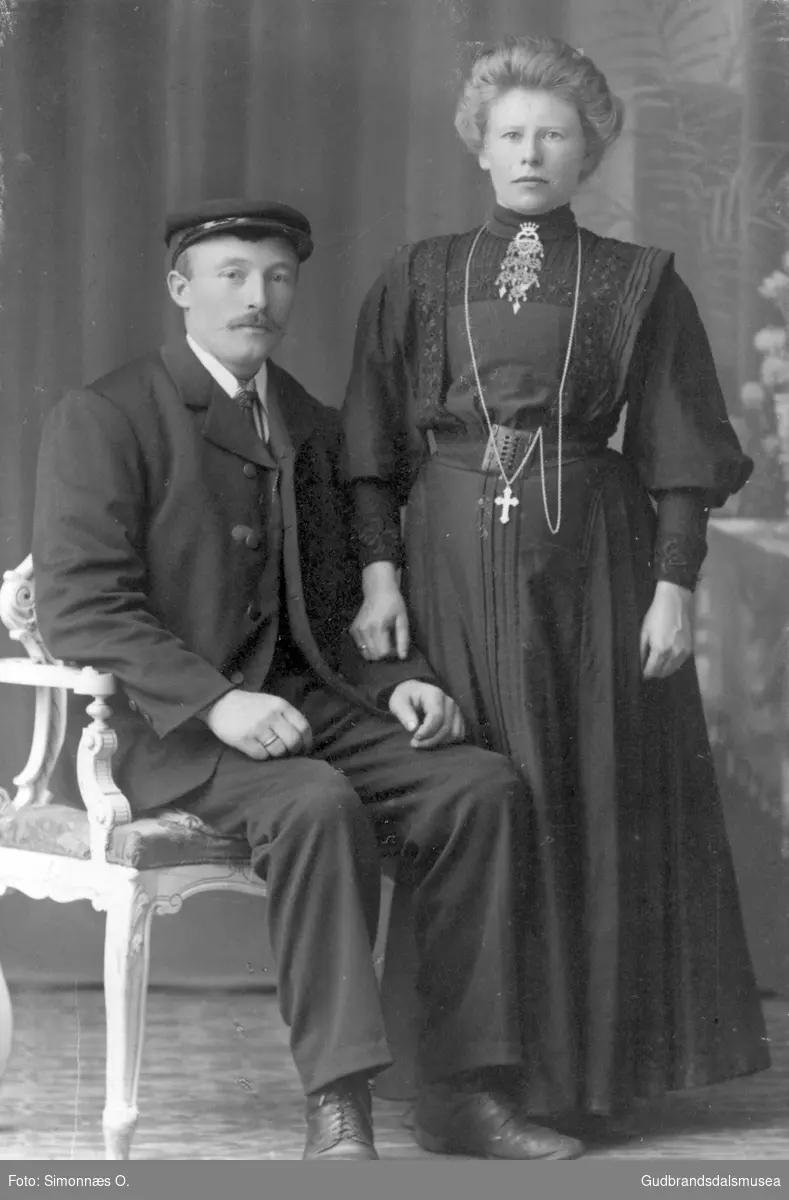 Brudeparet Ola Hidem (f. 1881) og Marit Hidem (f. Flåten 1885)