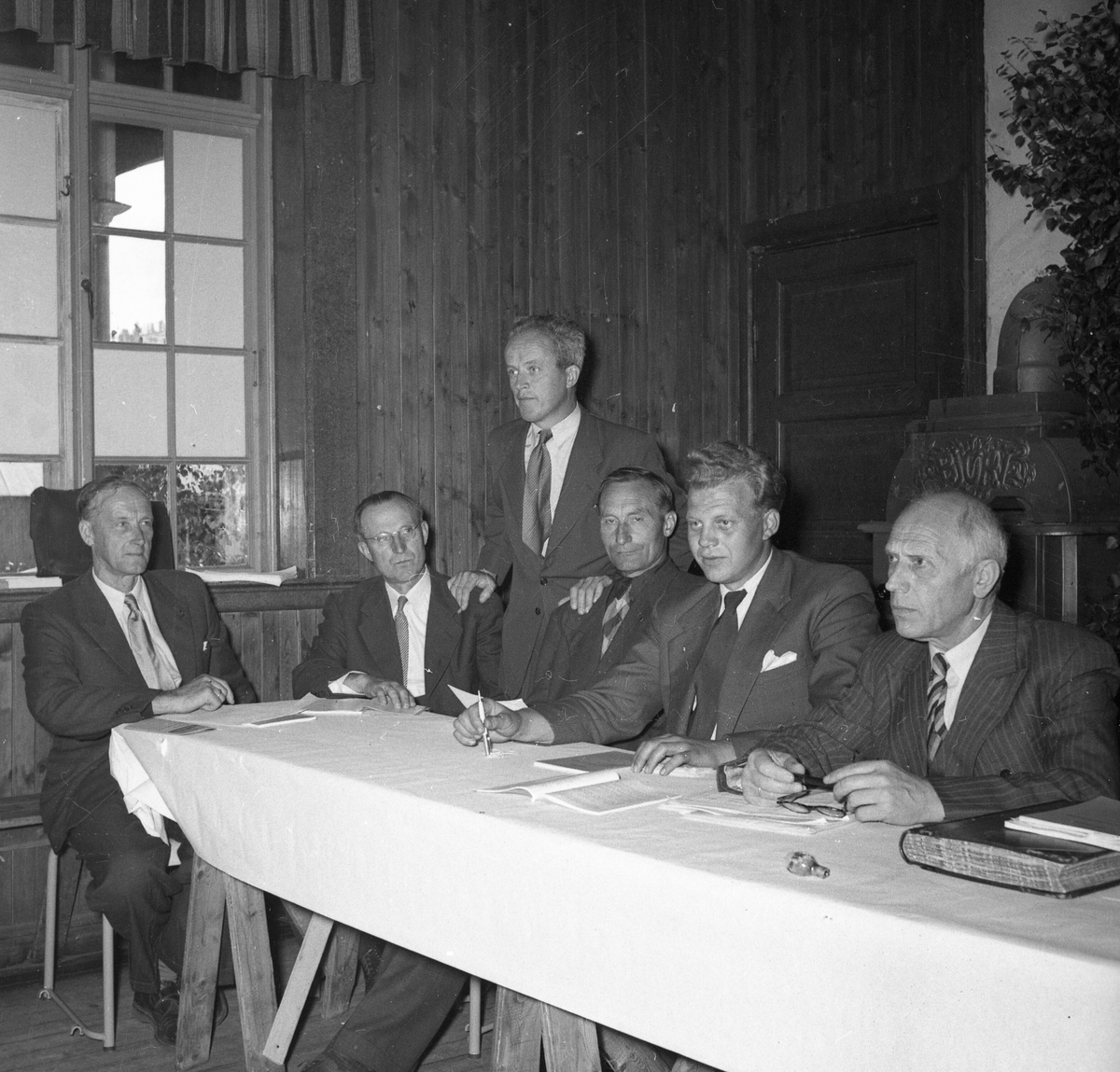 Bilde frå årsmøtet i Telemark landbruksselskap i Treungen i 1954.  