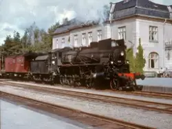 Damplokomotiv 26c nr. 434 med godstog på Elverum stasjon