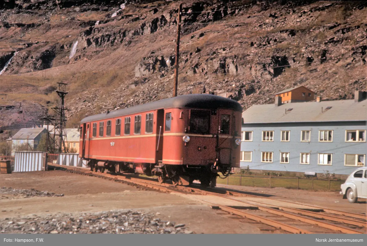 Sulitjelmabanens dieselmotorvogn SULITELMA på Lomi stasjon