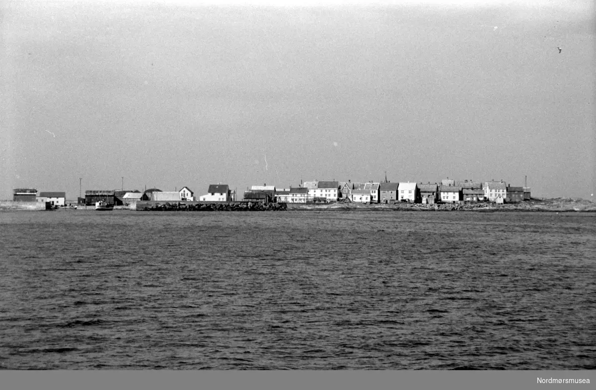 Foto fra Grip, Kristiansund kommune. Datering er august 1966. Fra Romsdalspostens arkiv.