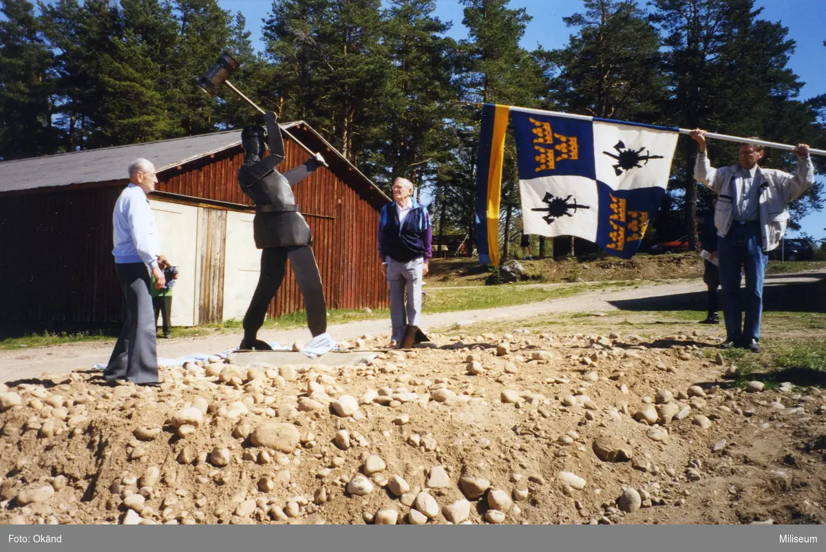 Invigning av "Brobyggaren". Willy Bengtsson, Börje Fredholm och Tage Jönsson.