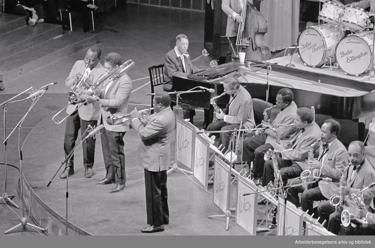 Den amerikanske jazzmusikeren Duke Ellington med orkester spiller på Chateau Neuf i Oslo, 8. november 1971.