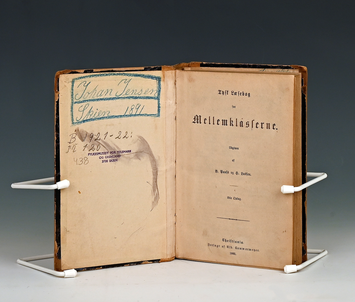 Prot: Paus og Lassen. Tysk Læsebog for Mellemklasserne. 3die Oplag. Christiania 1883. VIII + 416 s.