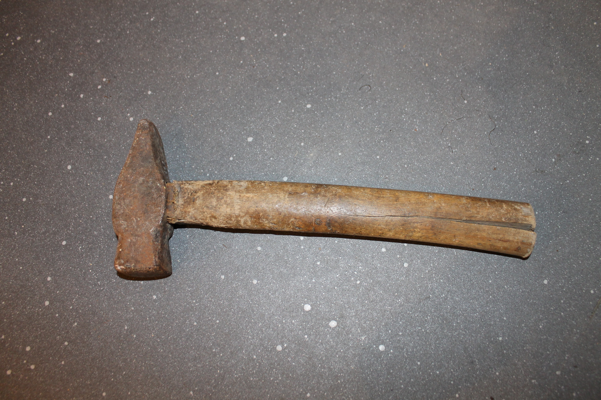 Form: liten hammer
