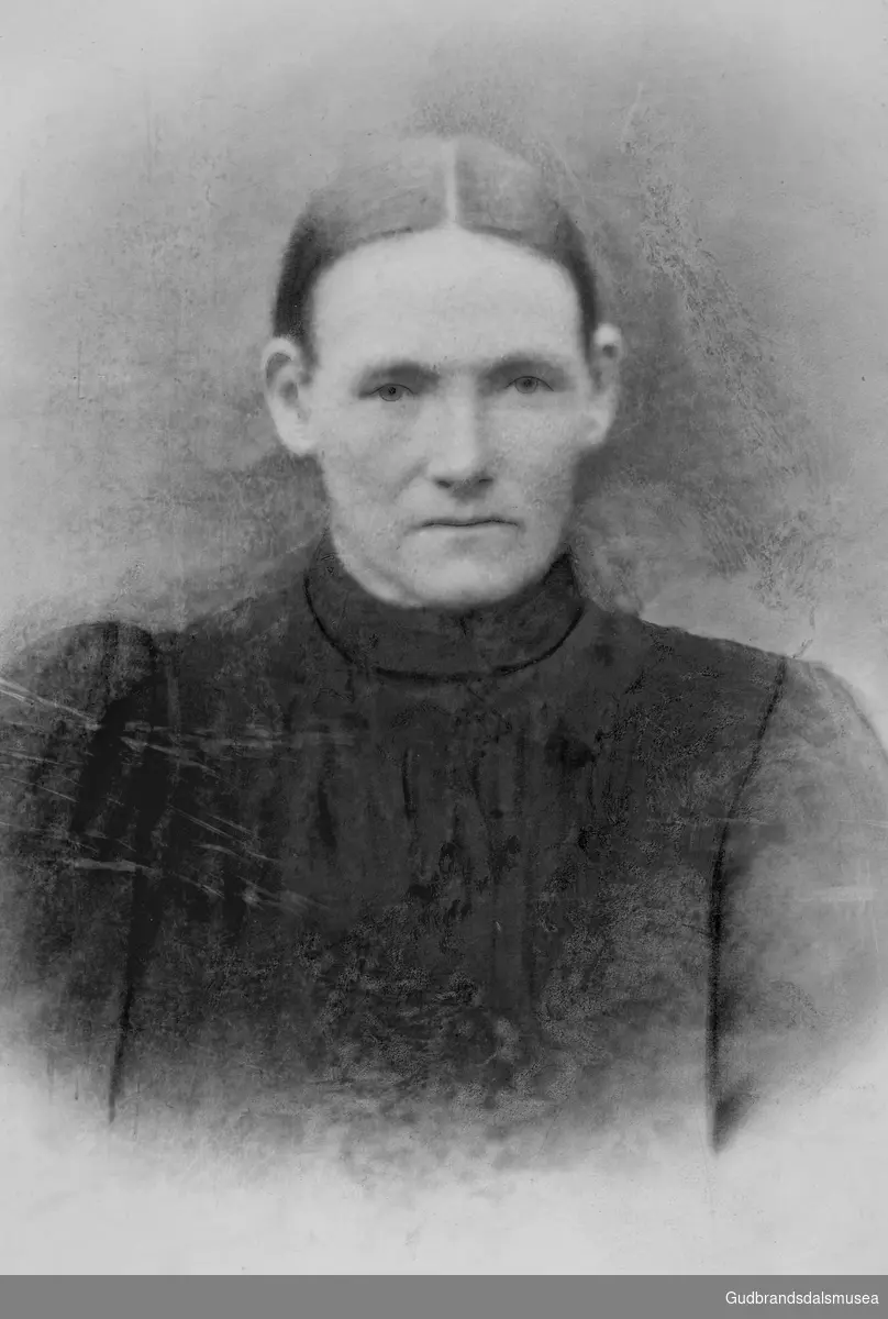 Anne Lund (f. Skrindsveen 1852) - mor til Elise Hagen (f. Visdal 1895)