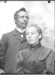 Brudeparet Jo Soglo (f. 1868) og Anne Soglo (f. Haugtredet 1