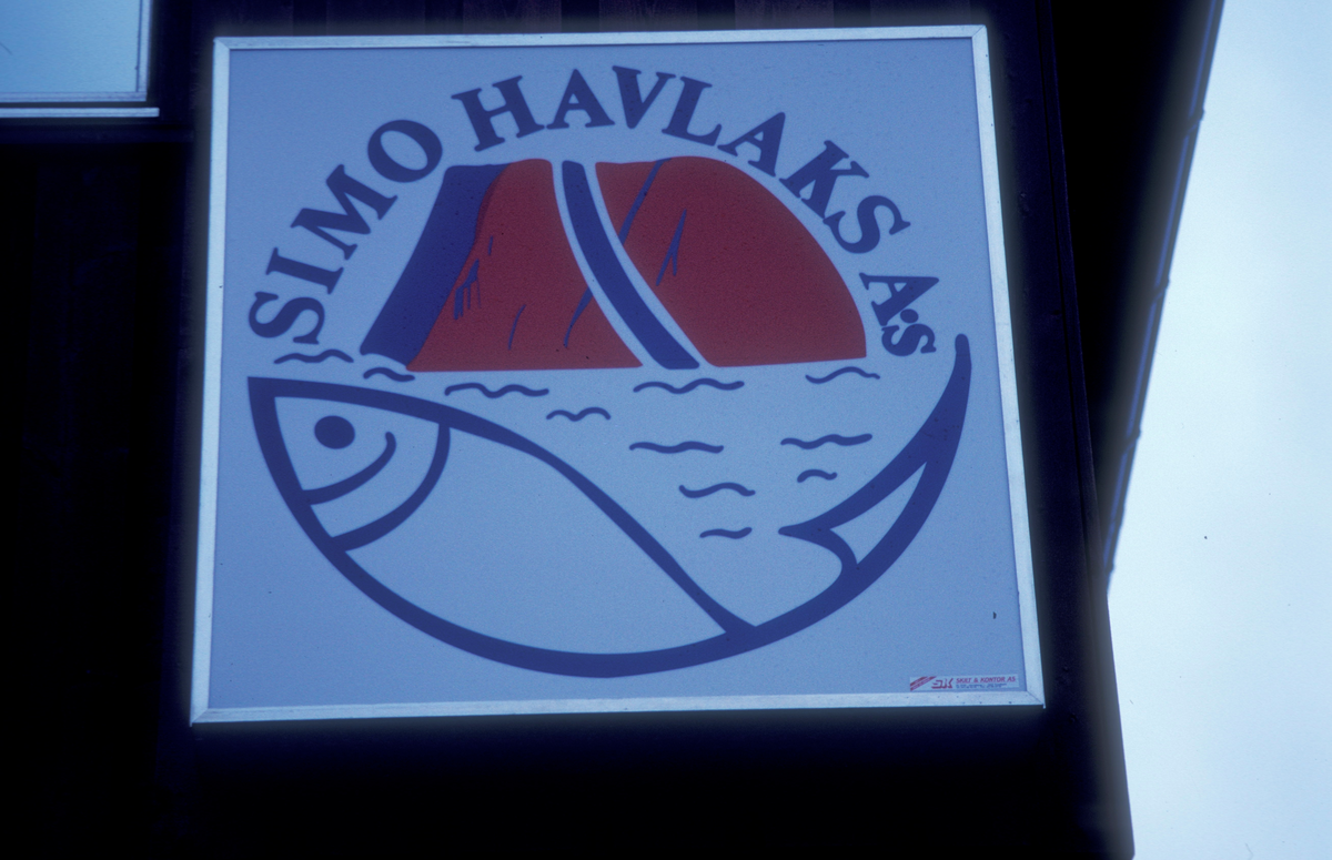 Bjugn, 1992 : Skilt og logo, Simo Havlaks A/S