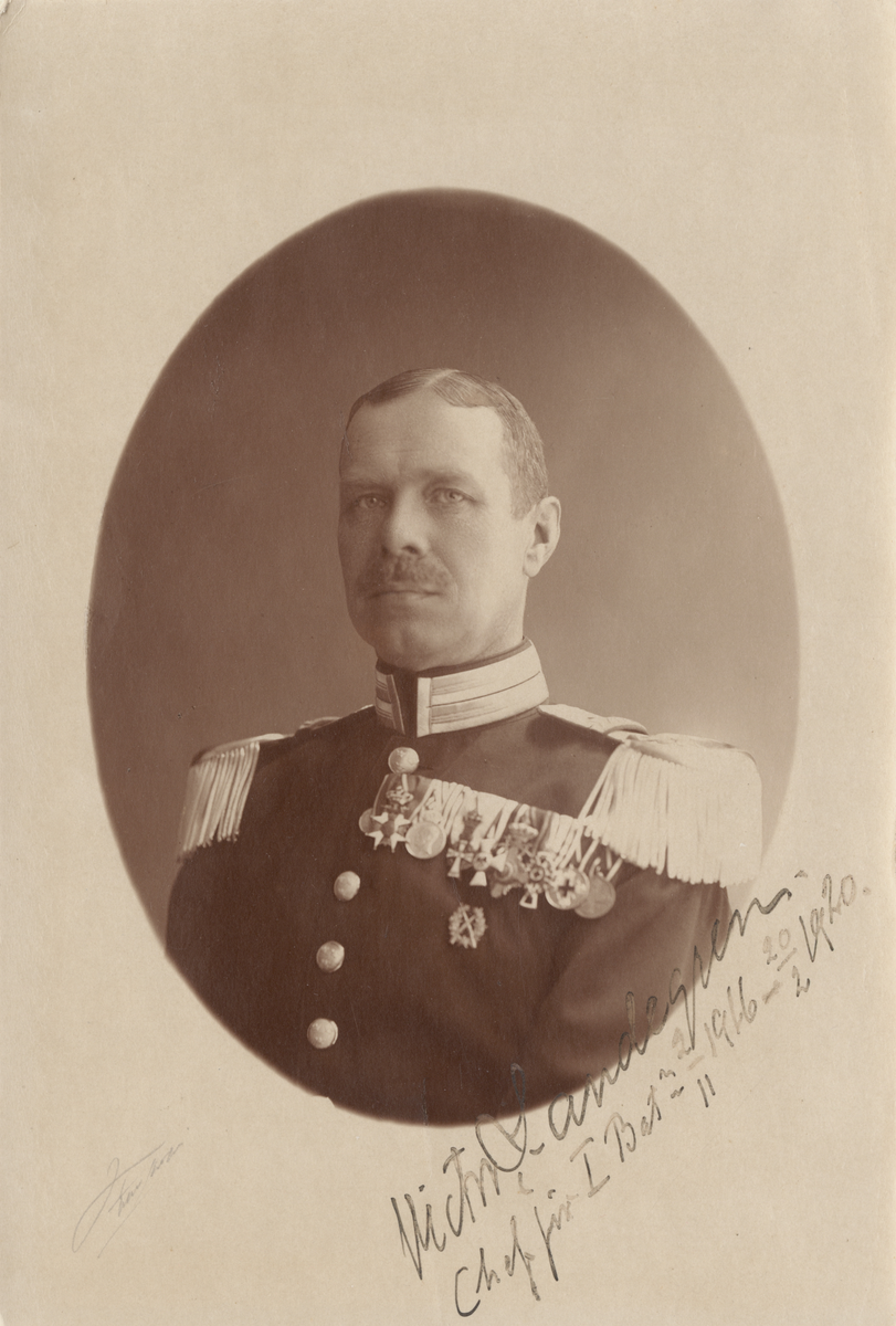 Porträtt av Victor Landegren, överstelöjtnant vid Göta livgarde.