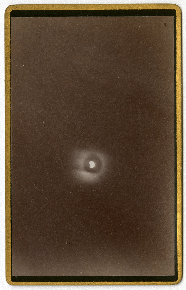 Foto av måne, trolig tatt i perioden 1875 - 1885