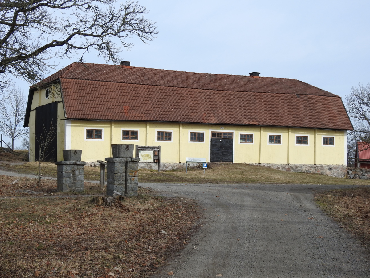 Stall, Lövsta Herrgård, Funbo socken, Uppland 2019
