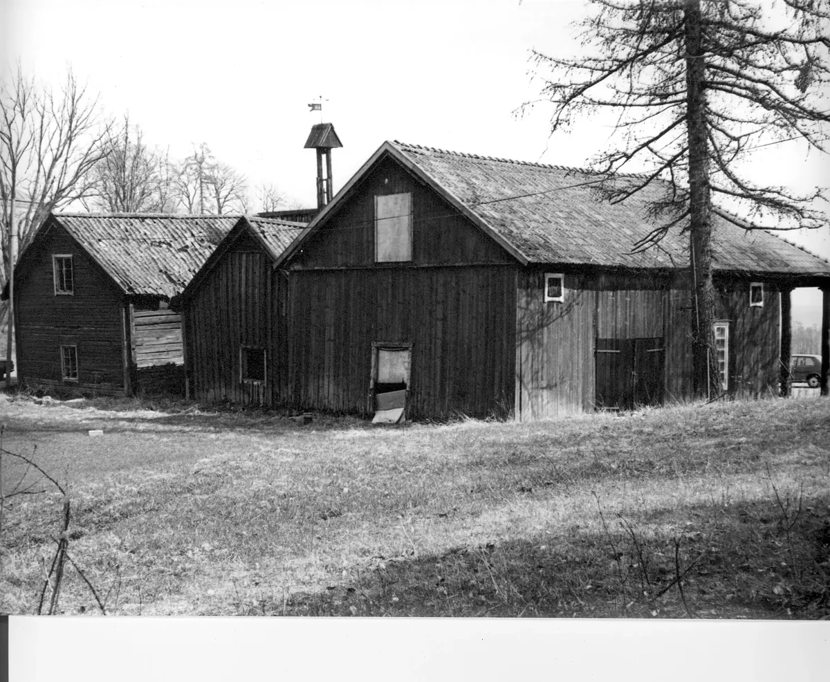 "Skålhamra, ""Pelarhuset"" 1971 (baksidan)"