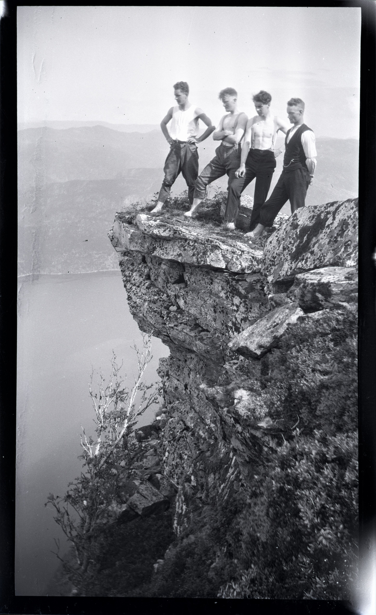 Fjelltur til Skomakernibbå, Jøsenfjord. Sverre Idsøe, Rasmus Kyvik ...